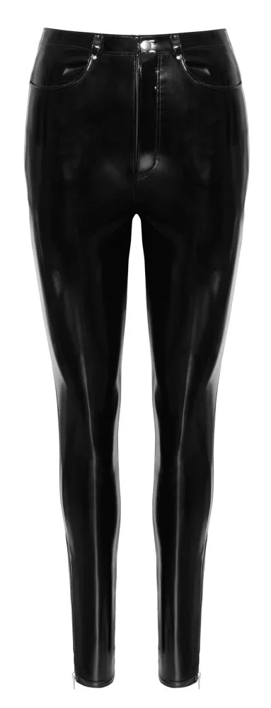 Black Level Vinyl Trousers i sort lak forfra på usynlig mannequin mod hvid baggrund, med 5-pocket-lommer, trykknap og lynlåse ved anklerne