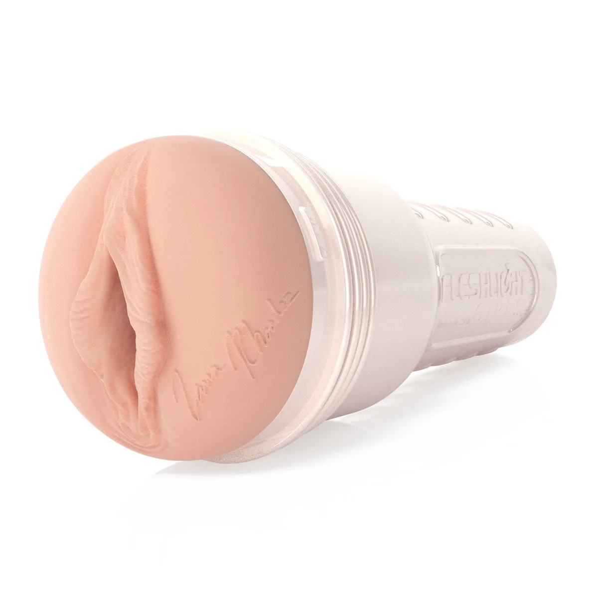 Fleshlight Girls Lana Rhoades Destiny i helbild snett framifrån: den formgjutna SuperSkin-öppningen med Lana Rhoades präglade signatur i det pärlemorvita höljet, mot vit bakgrund