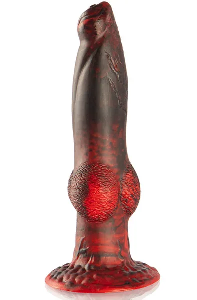 Epic Titan In Flames fantasidildo i svart och rött, sedd snett framifrån med sugkoppsbasen nedåt