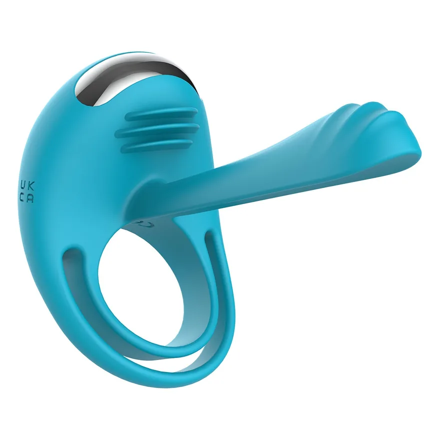 Toy Joy Passionate Joy Stick C-Ring Remote i blått, sedd snett framifrån med armen utsträckt och båda ringöglorna synliga