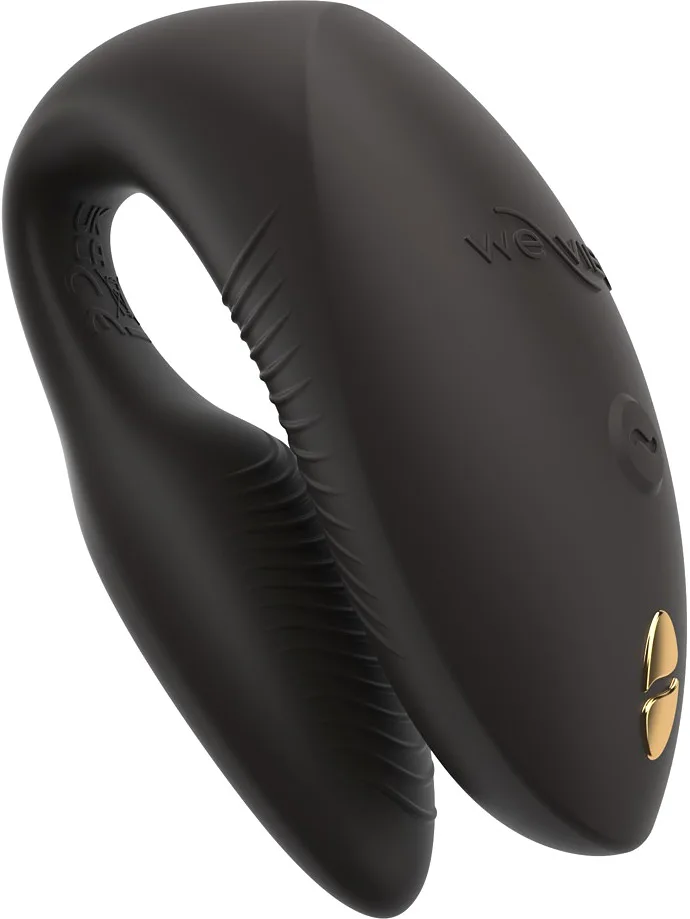 We-Vibe Chorus Pro i svart, sedd snett framifrån med den yttre klitorisarmen och den inre G-punktsarmen