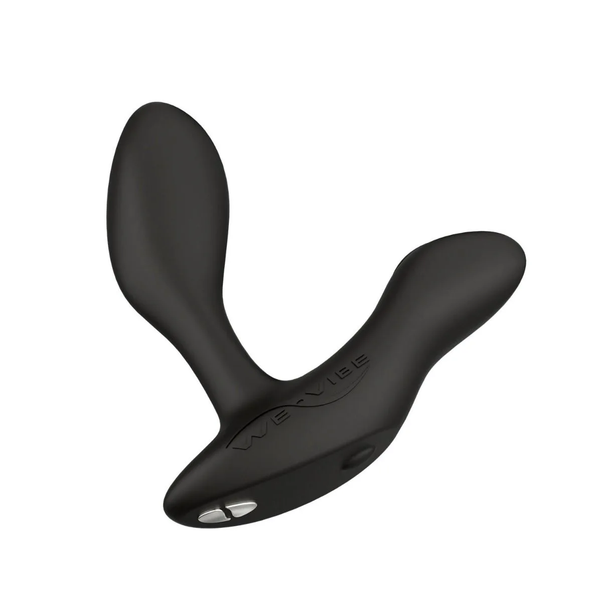 We-Vibe Vector+ i svart silikon, sedd snett framifrån med den böjda insticksarmen uppåt och perineumarmen åt sidan